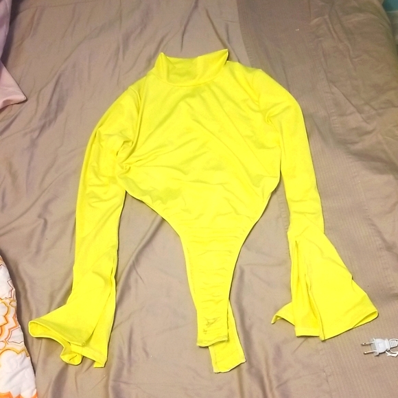 Non stretchy fashion nova bodysuit with high rise and flared sleeves - Picture 1 of 2